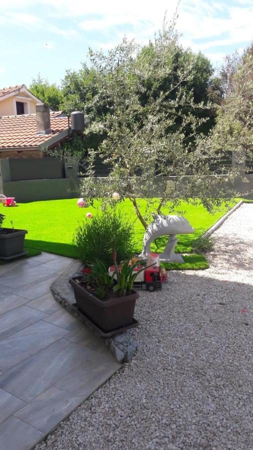 Apartman Nicolle Brzac Exterior photo