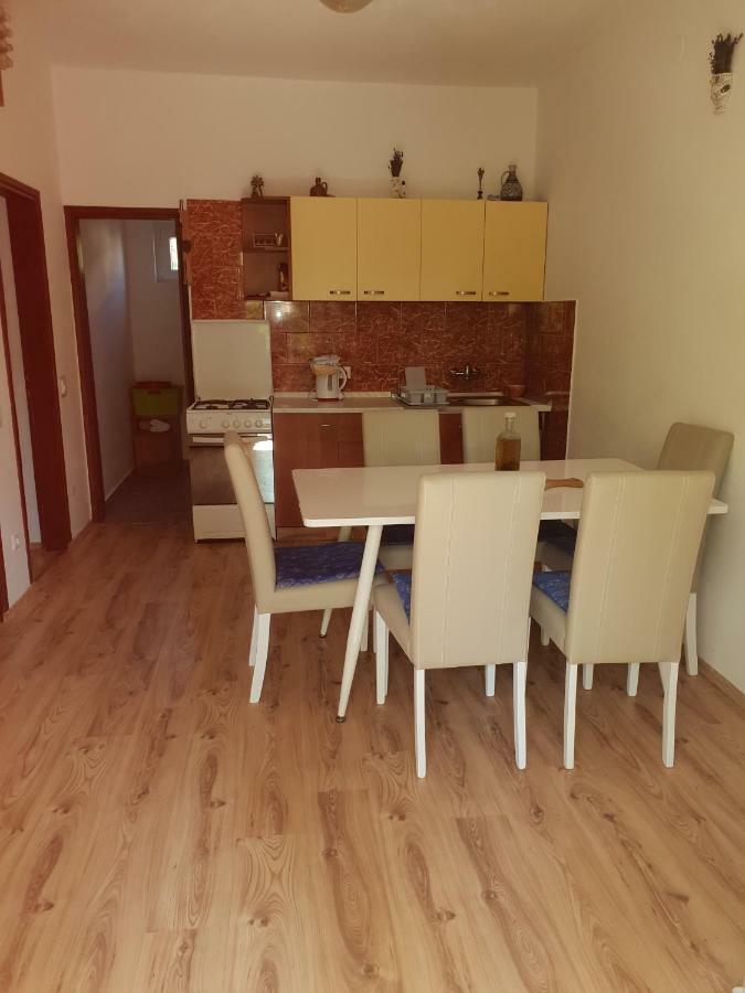 Apartman Nicolle Brzac Exterior photo