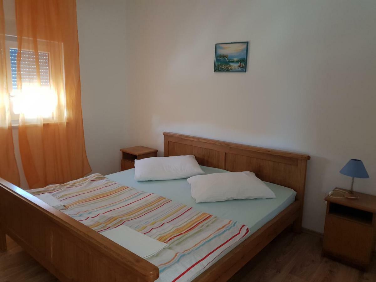 Apartman Nicolle Brzac Exterior photo